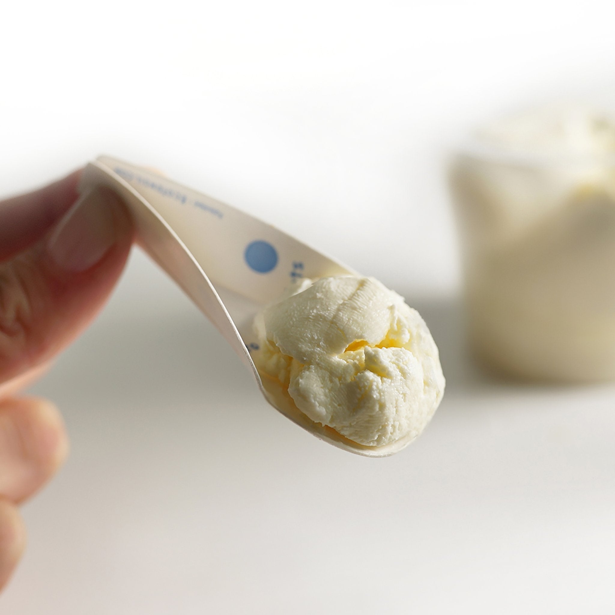 iScoop™ – environmentally friendlier sampling spoons for ice cream, gelato...
