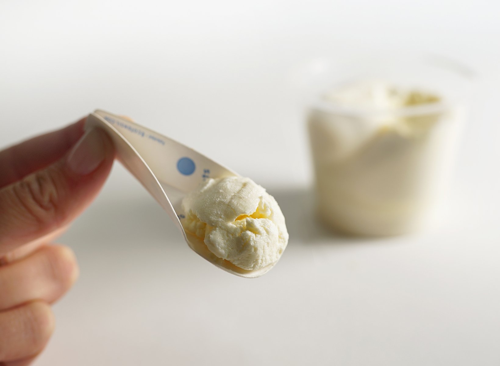 iScoop™ – plastic-free, compostable tasting spoon for ice cream, gelato...